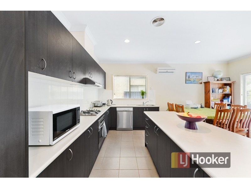 5 Dealbata Lane, Pakenham VIC 3810