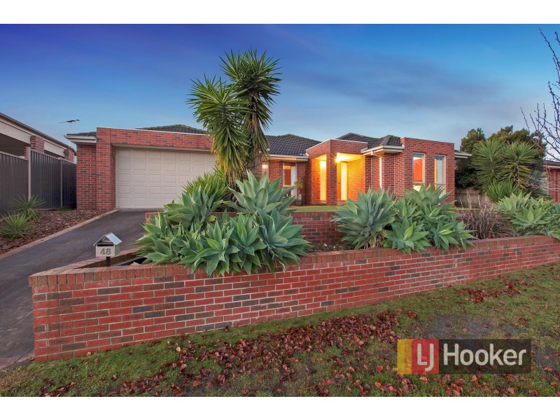 48 Ebony Drive, Pakenham VIC 3810