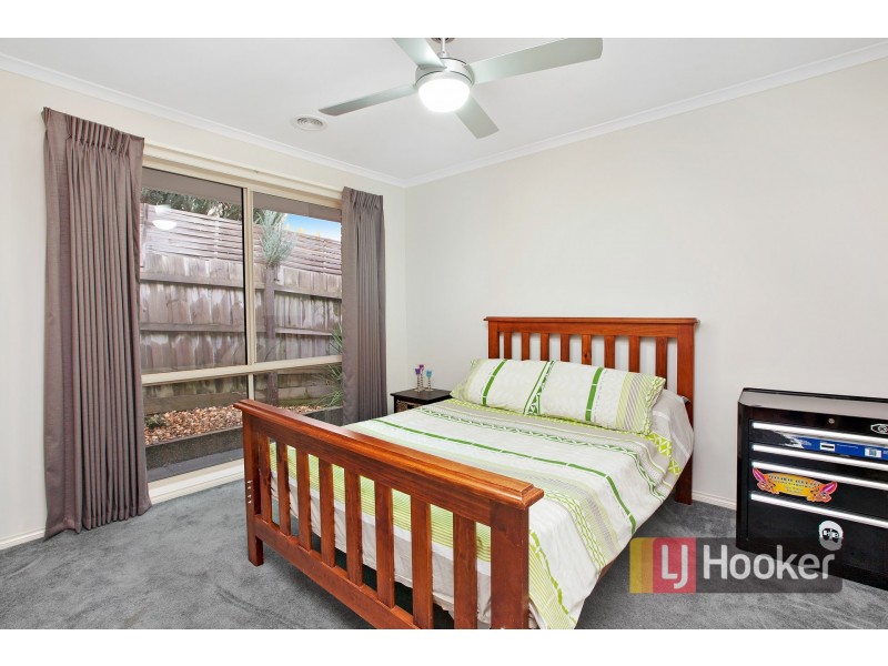 48 Ebony Drive, Pakenham VIC 3810