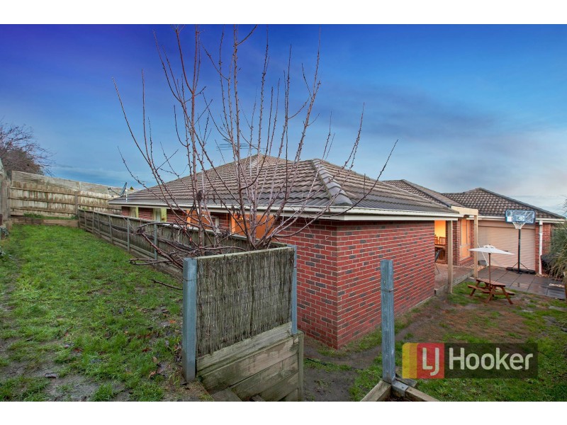 48 Ebony Drive, Pakenham VIC 3810