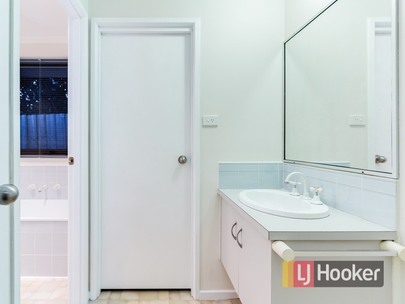 19 Smethurst Avenue, Pakenham VIC 3810