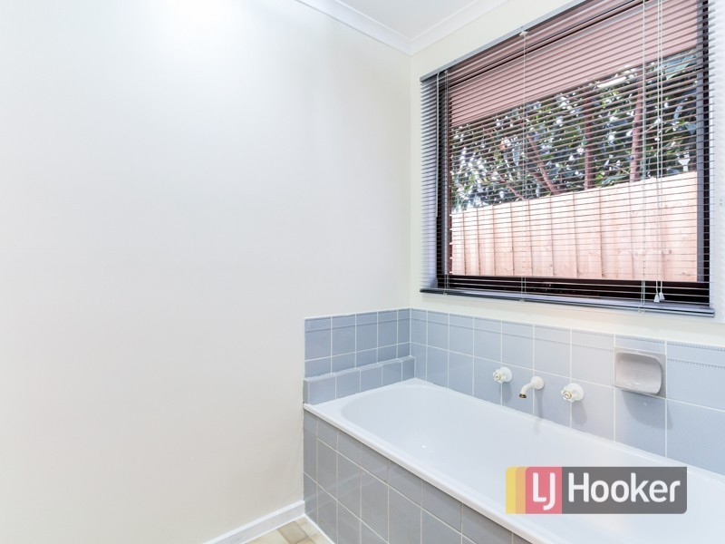 19 Smethurst Avenue, Pakenham VIC 3810