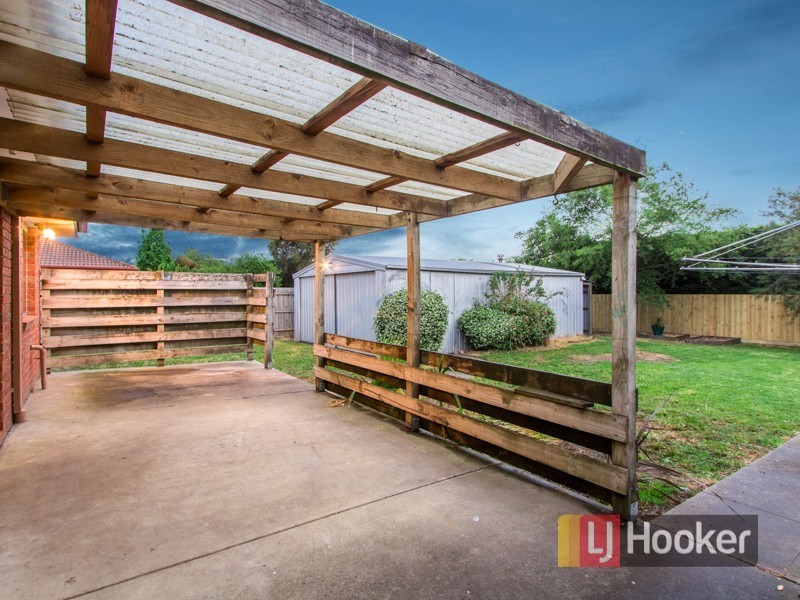 19 Smethurst Avenue, Pakenham VIC 3810