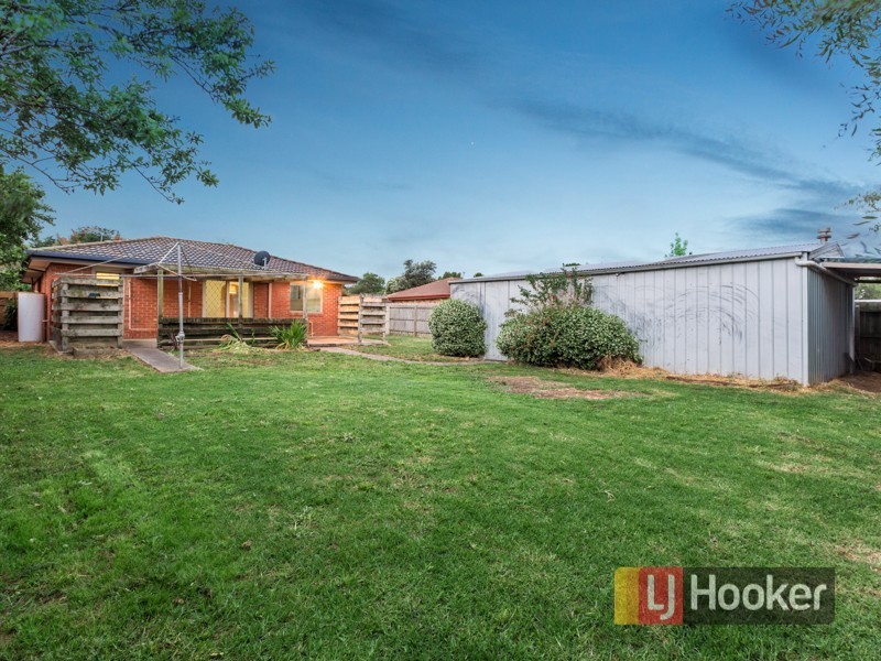 19 Smethurst Avenue, Pakenham VIC 3810