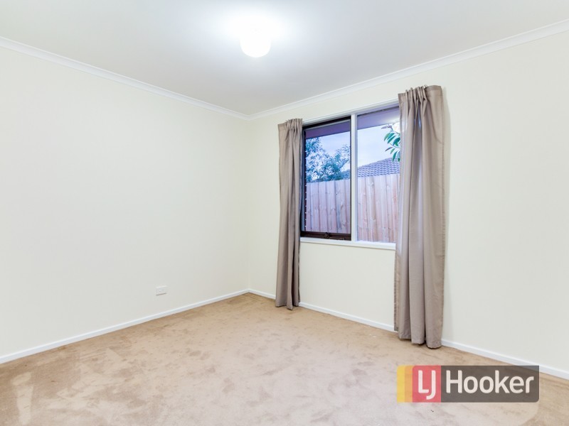 19 Smethurst Avenue, Pakenham VIC 3810