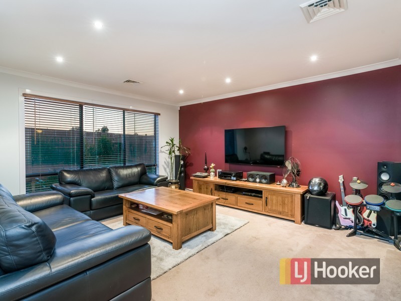 90 Gallery Way, Pakenham VIC 3810