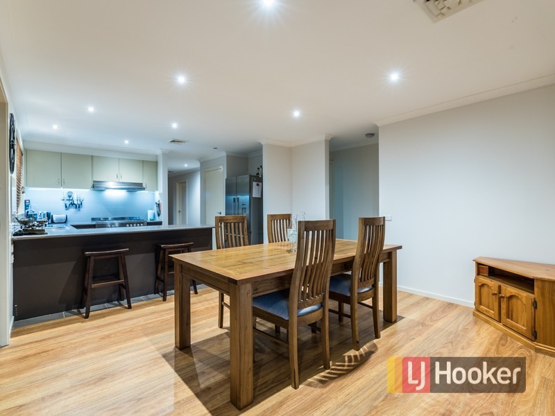 90 Gallery Way, Pakenham VIC 3810