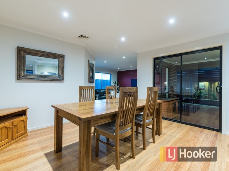 90 Gallery Way, Pakenham VIC 3810