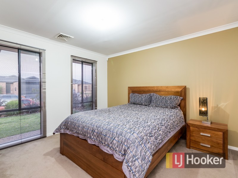 90 Gallery Way, Pakenham VIC 3810