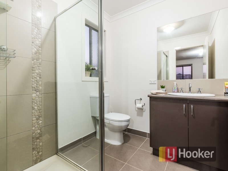 90 Gallery Way, Pakenham VIC 3810