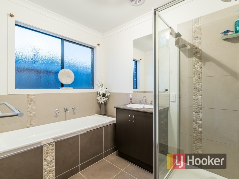 90 Gallery Way, Pakenham VIC 3810