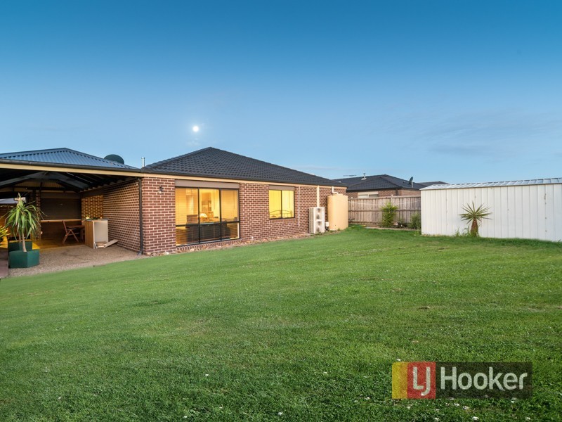 90 Gallery Way, Pakenham VIC 3810