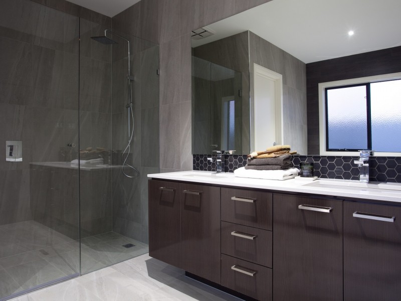 35 Bathgate Crescent, Cranbourne VIC 3977