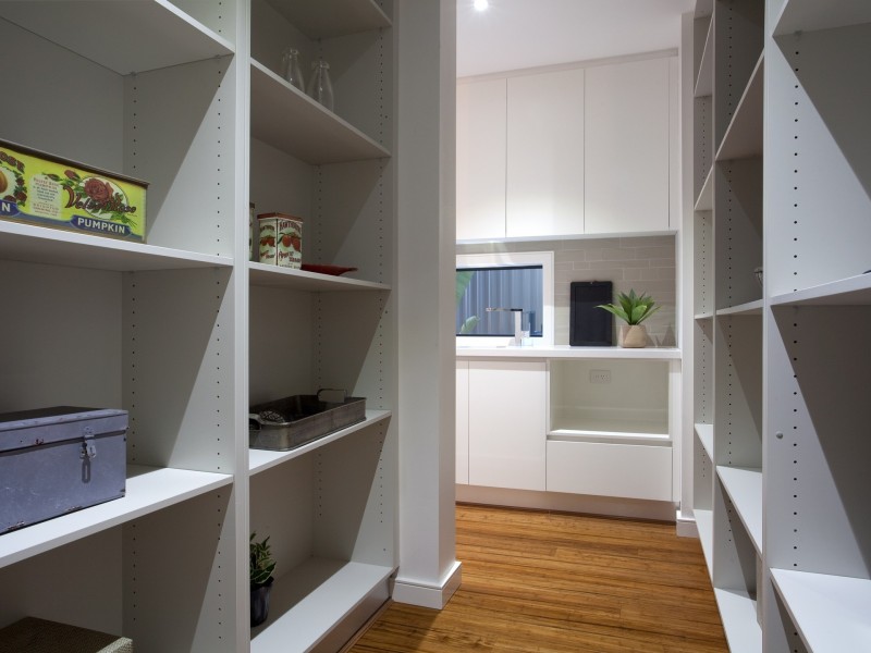 35 Bathgate Crescent, Cranbourne VIC 3977