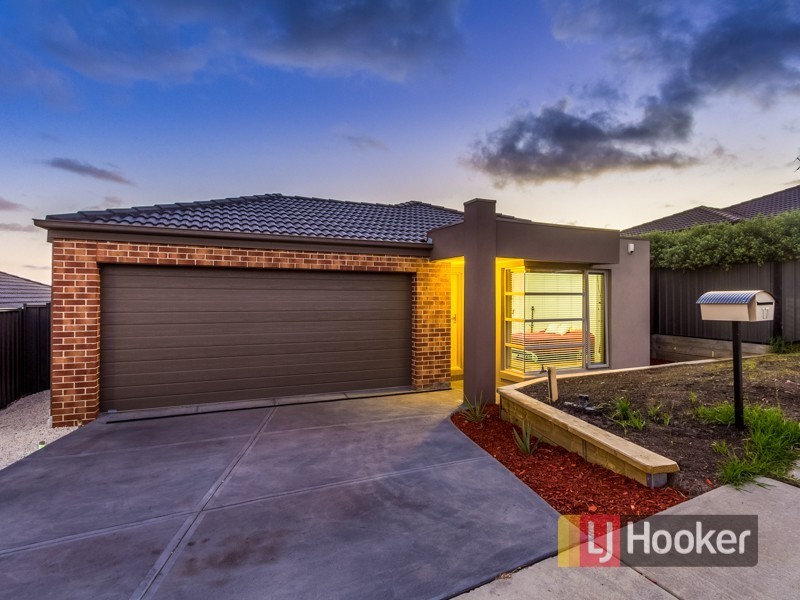 17 Tahoe Circuit, Pakenham VIC 3810