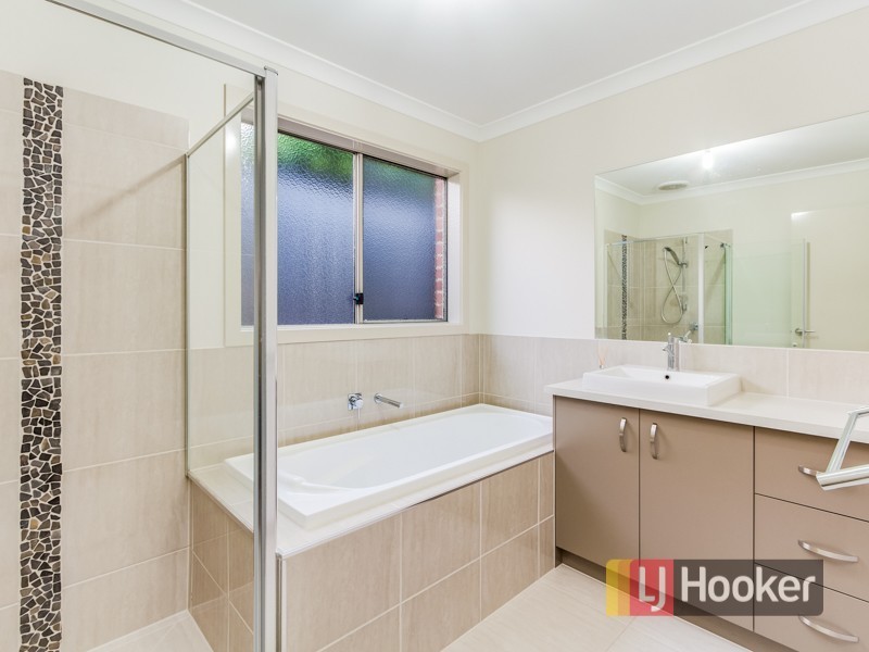17 Tahoe Circuit, Pakenham VIC 3810