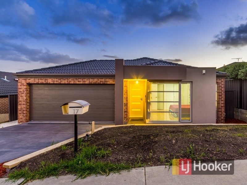 17 Tahoe Circuit, Pakenham VIC 3810