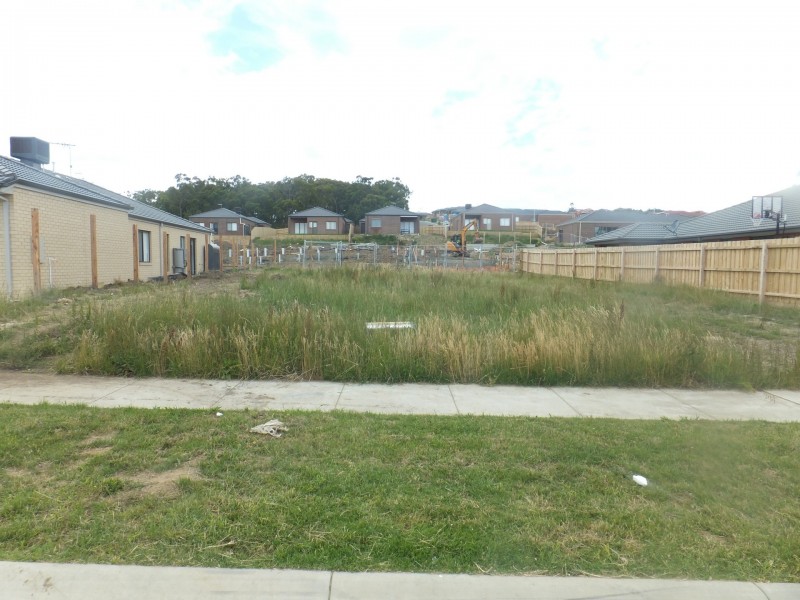 98 Manna Gum Drive, Pakenham VIC 3810