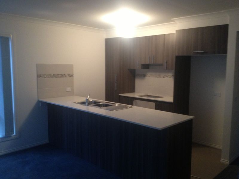 12/34 Sir Thomas Drive, Pakenham VIC 3810
