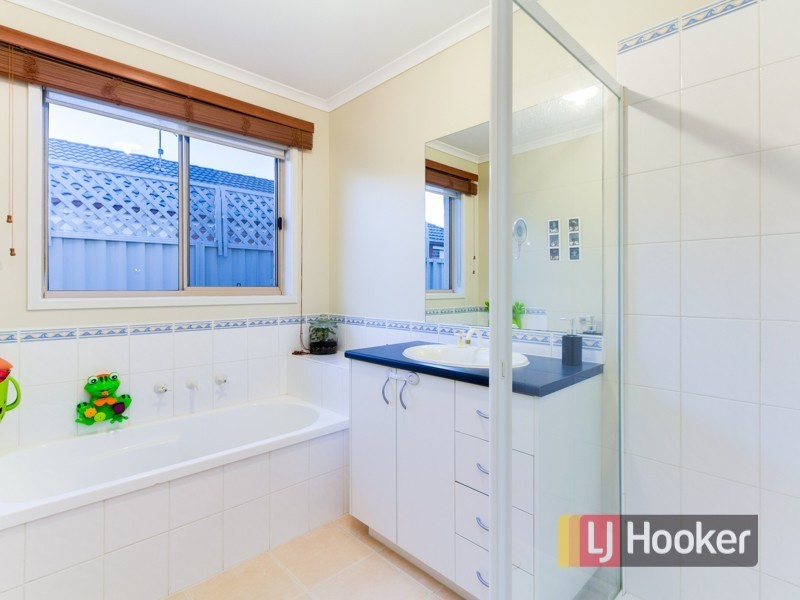 29 Ashwood Grove, Pakenham VIC 3810