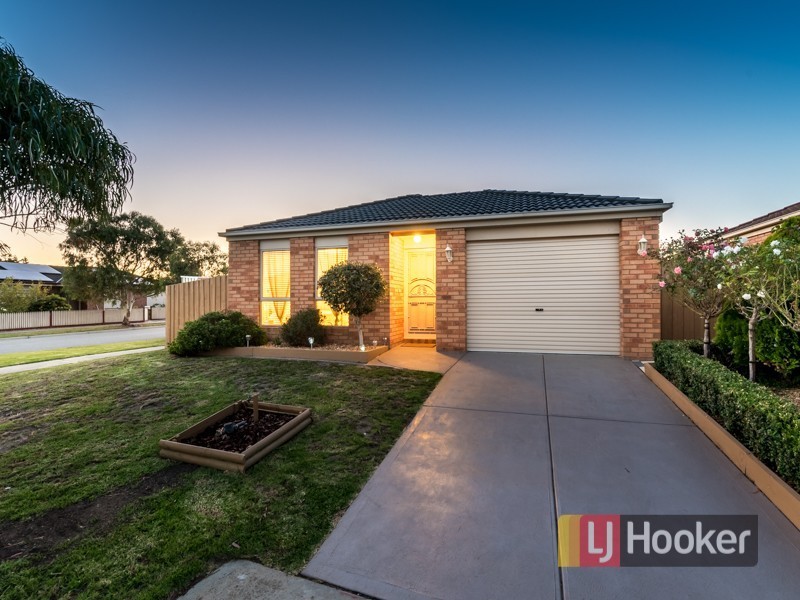 1 Sir Thomas Drive, Pakenham VIC 3810