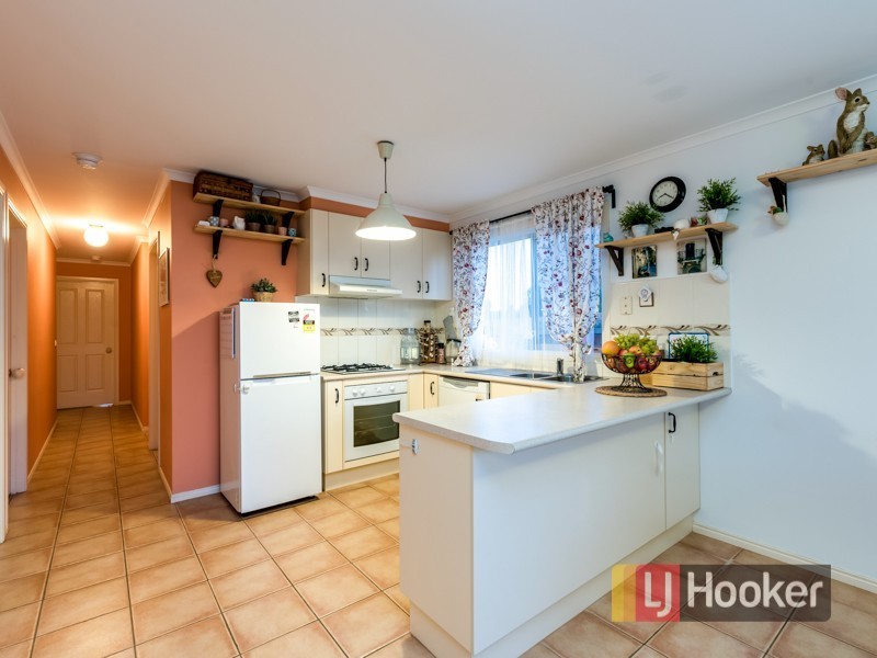 1 Sir Thomas Drive, Pakenham VIC 3810