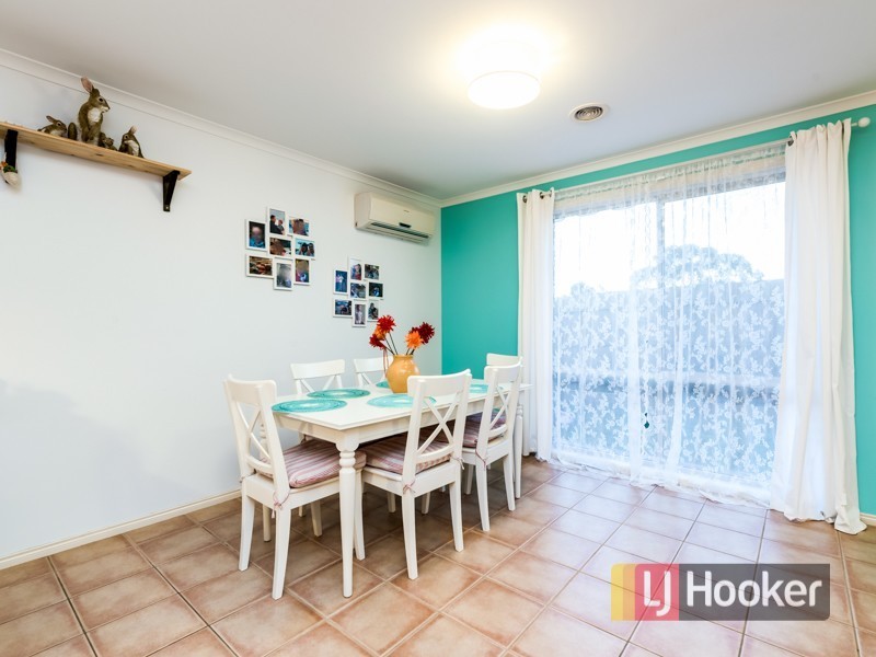 1 Sir Thomas Drive, Pakenham VIC 3810