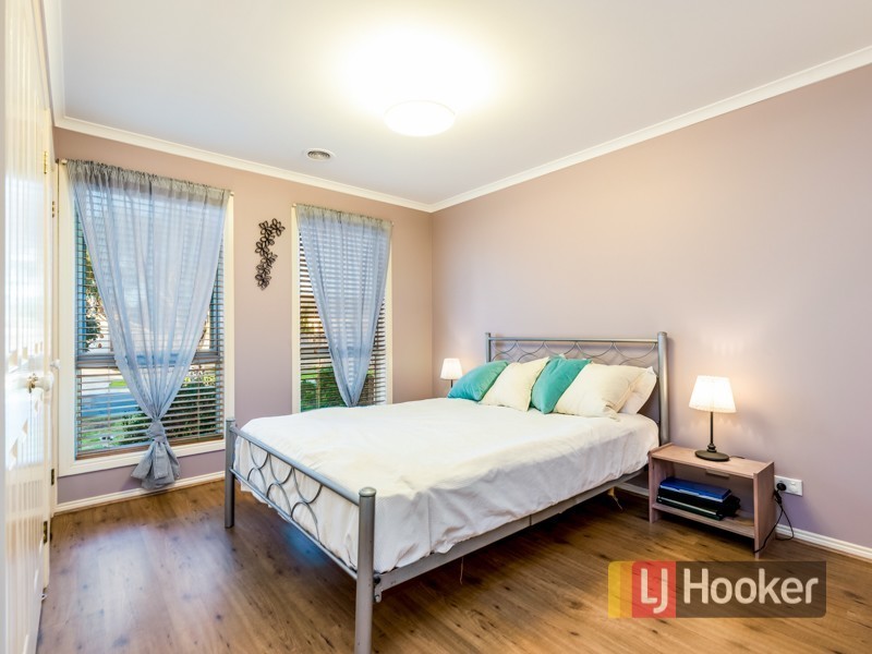 1 Sir Thomas Drive, Pakenham VIC 3810