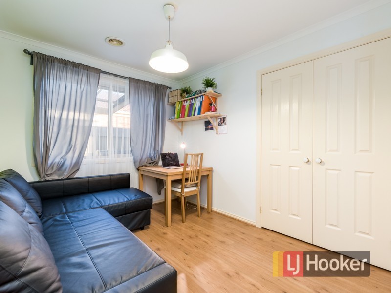 1 Sir Thomas Drive, Pakenham VIC 3810