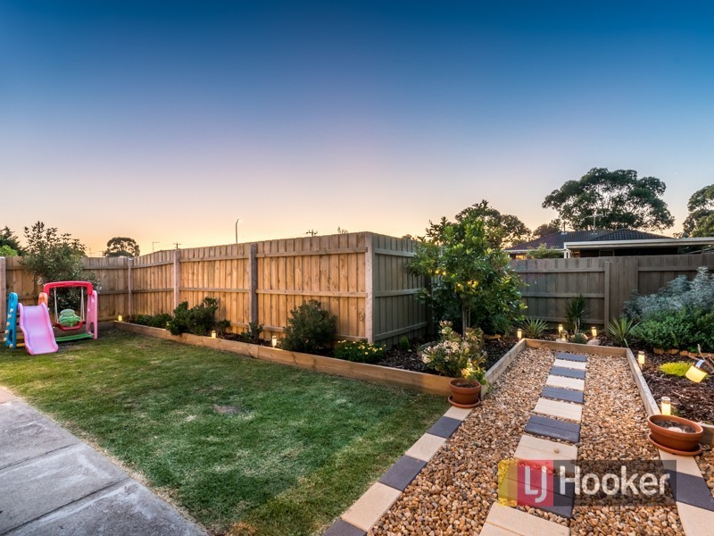 1 Sir Thomas Drive, Pakenham VIC 3810
