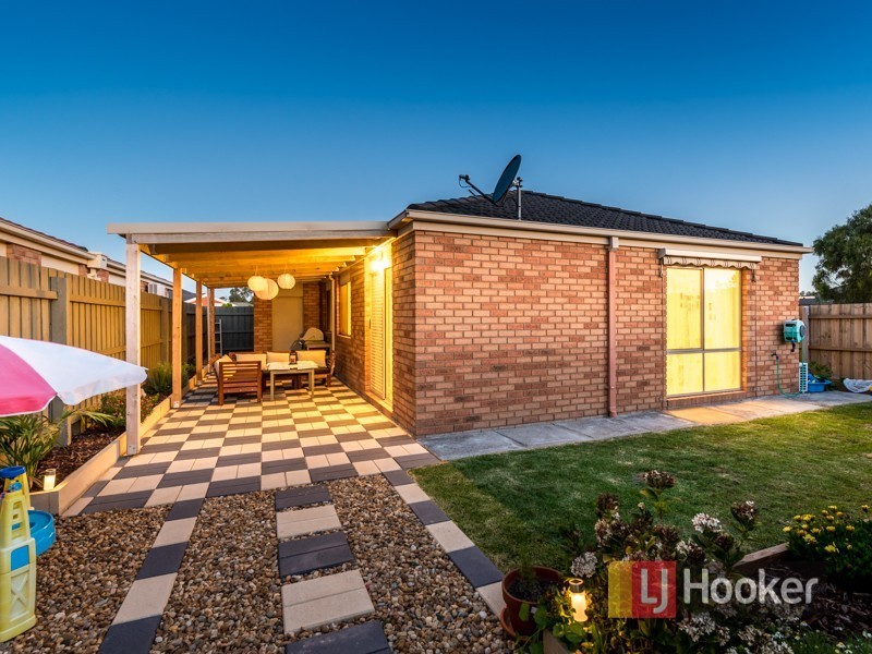 1 Sir Thomas Drive, Pakenham VIC 3810