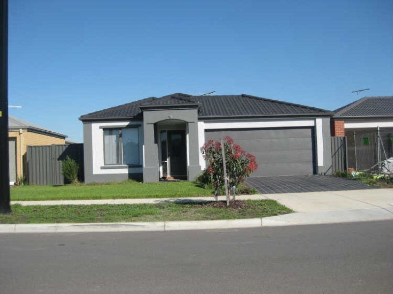 25 Orchard Valley Avenue, Pakenham VIC 3810