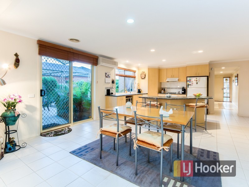 4 Catherine Place, Pakenham VIC 3810