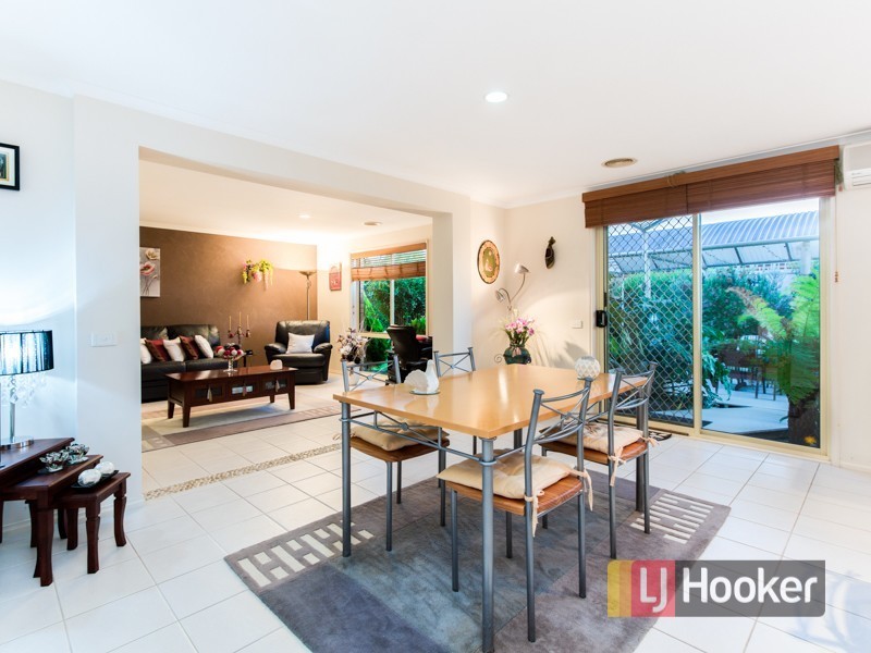 4 Catherine Place, Pakenham VIC 3810