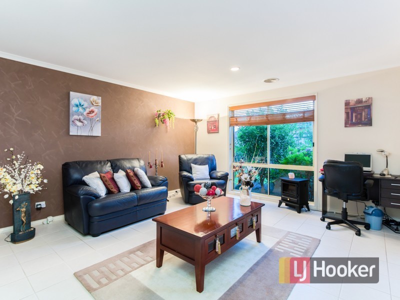 4 Catherine Place, Pakenham VIC 3810