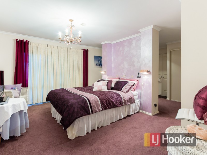 4 Catherine Place, Pakenham VIC 3810