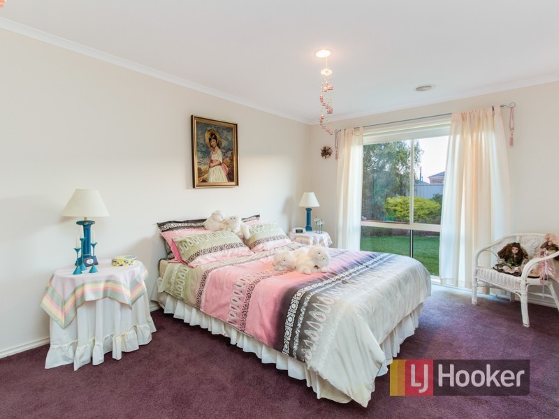 4 Catherine Place, Pakenham VIC 3810