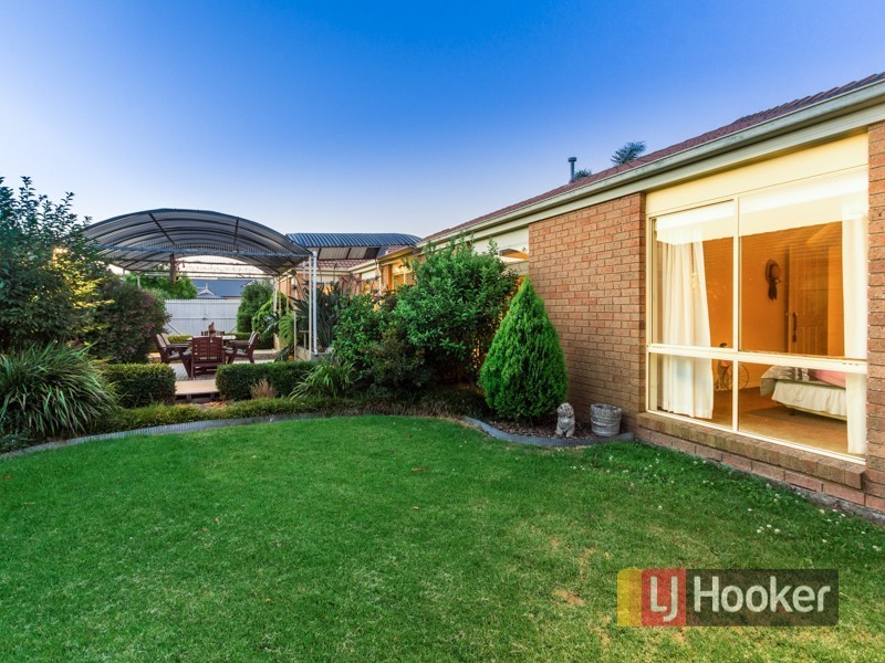 4 Catherine Place, Pakenham VIC 3810