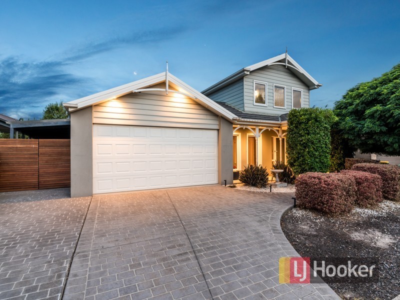 27 Fallingwater Drive, Pakenham VIC 3810