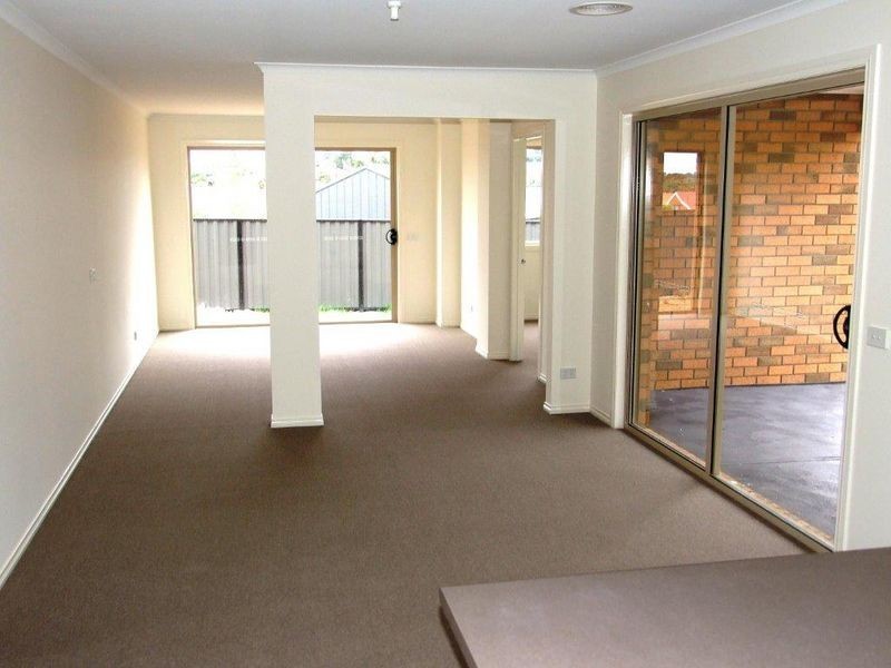 12 Caspian Chase, Pakenham VIC 3810