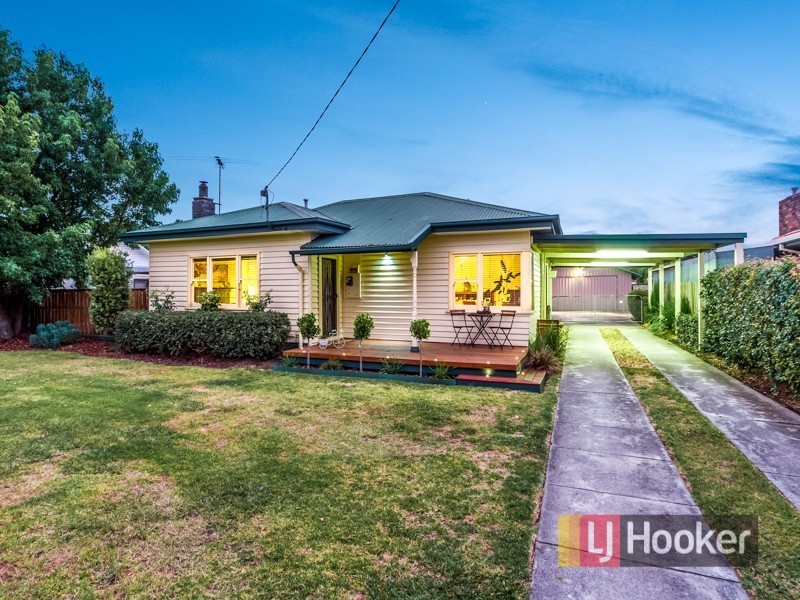 21 Railway Avenue, Bunyip VIC 3815