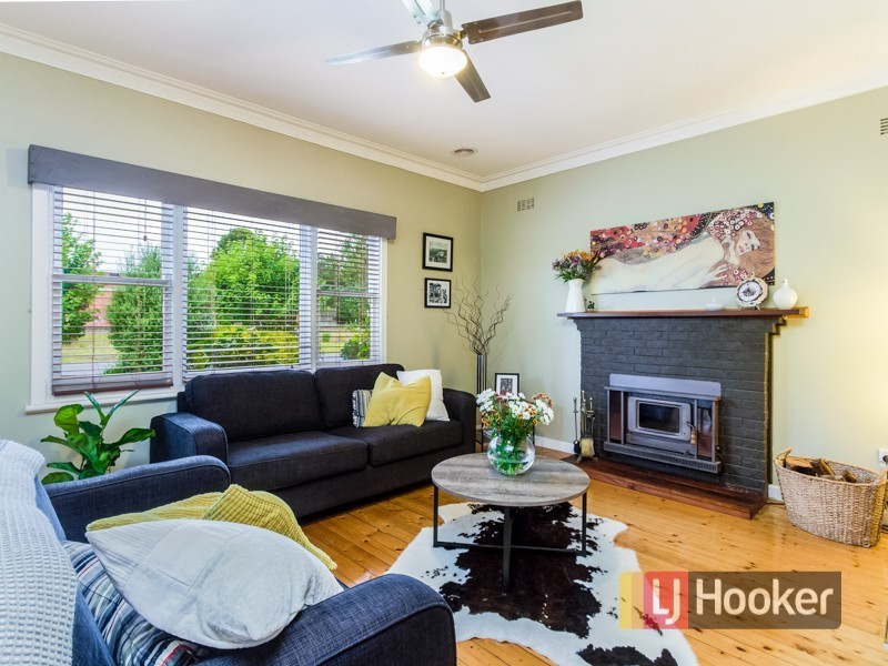 21 Railway Avenue, Bunyip VIC 3815