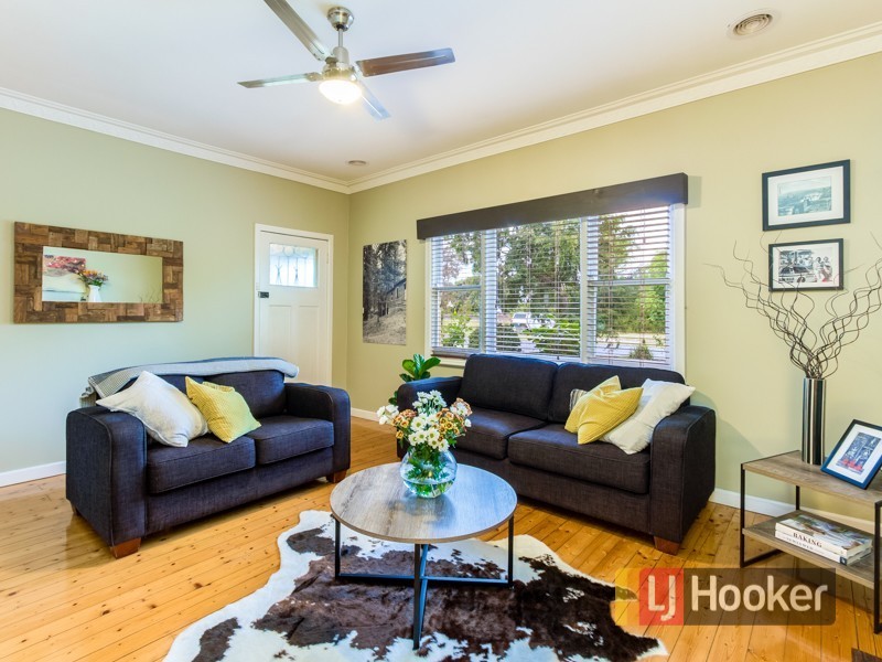 21 Railway Avenue, Bunyip VIC 3815