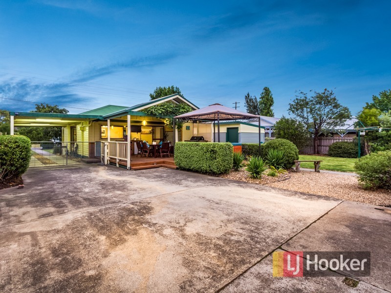 21 Railway Avenue, Bunyip VIC 3815