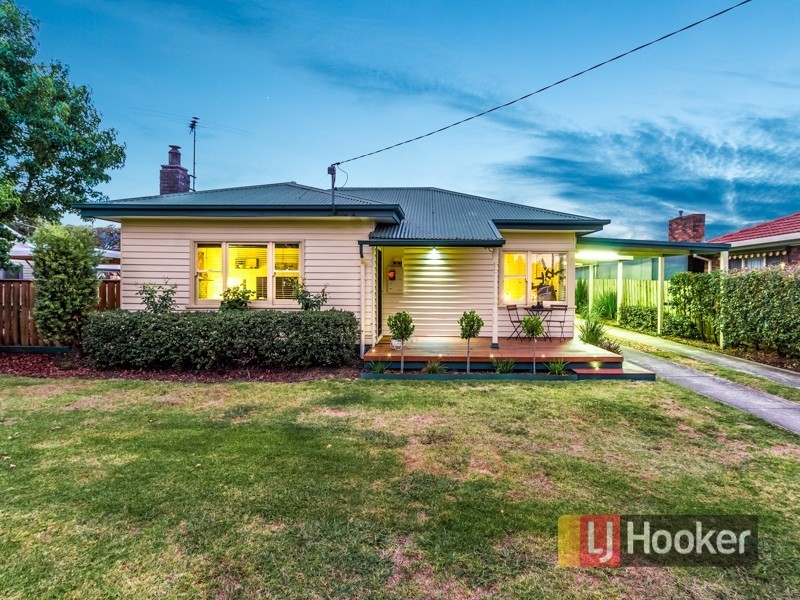 21 Railway Avenue, Bunyip VIC 3815