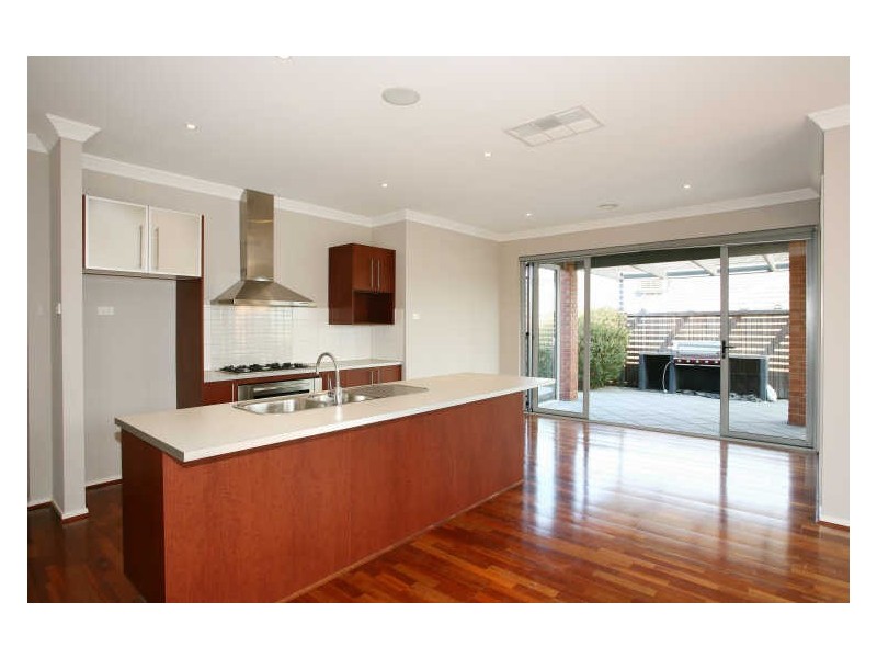 16 Fallingwater Drive, Pakenham VIC 3810