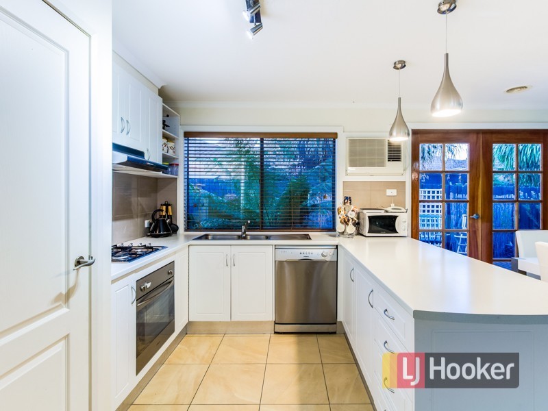 88 Ebony Drive, Pakenham VIC 3810
