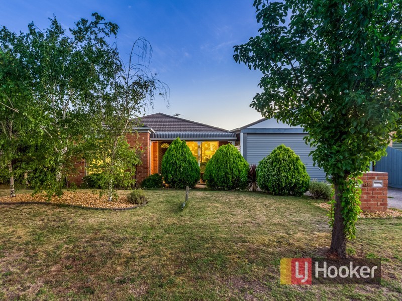 88 Ebony Drive, Pakenham VIC 3810