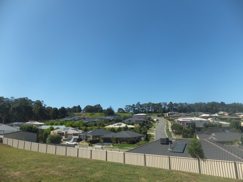 14 Waterford Court, Drouin VIC 3818