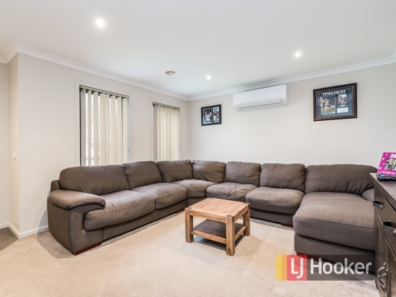 3 Chestnut Chase, Pakenham VIC 3810